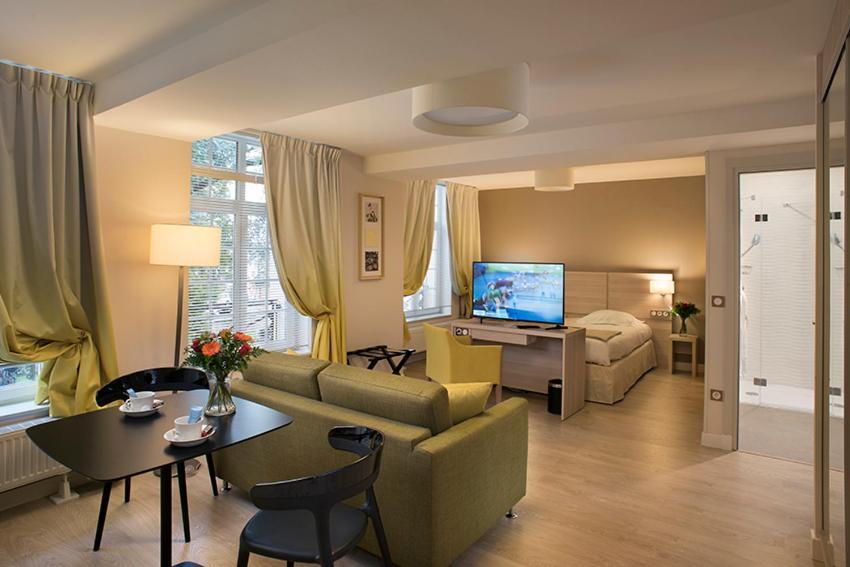 Domitys - Le Carillon D'Or Aparthotel Maubeuge Ngoại thất bức ảnh